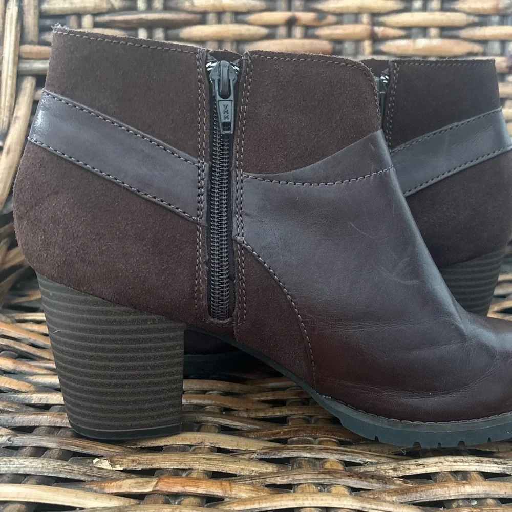 Clarks Women's Mission Parker Boot Size 8W Block Heel Brown Leather Suede Boho